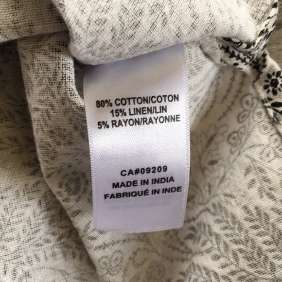 Cleo - Sleeveless Button-up Shirt - Beige with black pattern - Picture 5 of 7